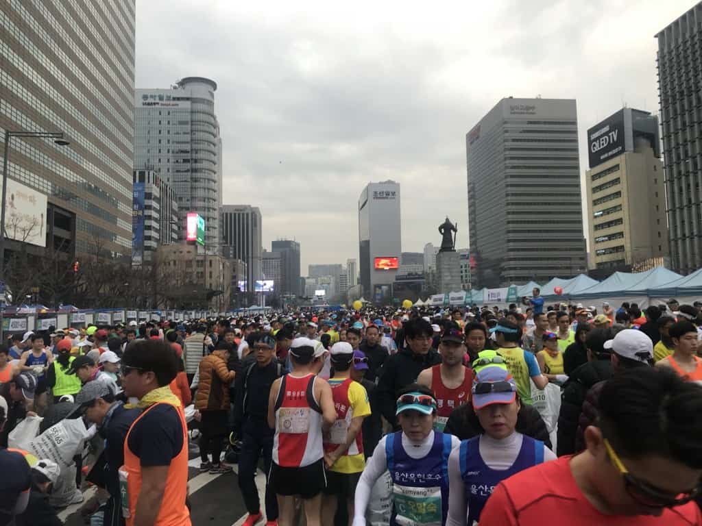 seoul marathon - crowd before start